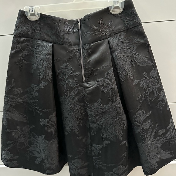 Skirt - Picture 2 of 4